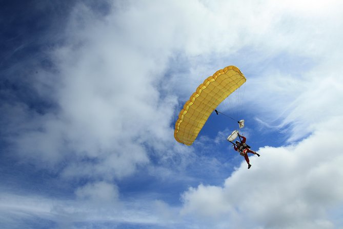 10,000ft Skydive over Abel Tasman with NZ's Most Epic Scenery - The climb to 10,000 feet