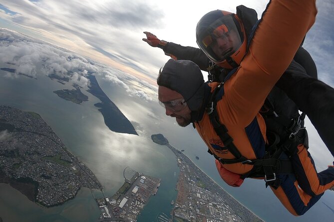 15,000ft Tandem Skydive in Tauranga - Bay of Plenty - The 20 to 25 minute flight above the Bay of Plenty