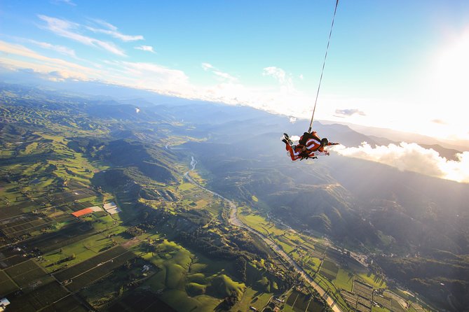 16,500ft Skydive over Abel Tasman with NZ's Most Epic Scenery - Seeing both North and South Islands