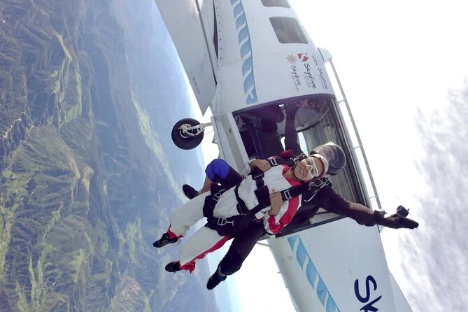18,000ft Tandem Skydive over Abel Tasman - Why 18,000 feet makes this skydive special