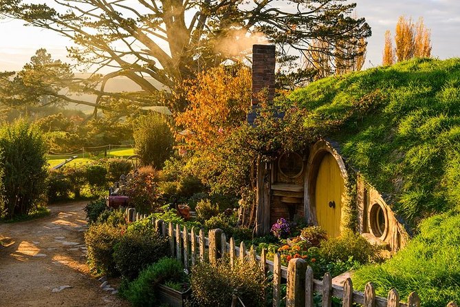 2 Day Waitomo Caves, Hobbiton Movie Set and Rotorua Tour from Auckland - Hobbiton: the tour’s most polished photo opportunity