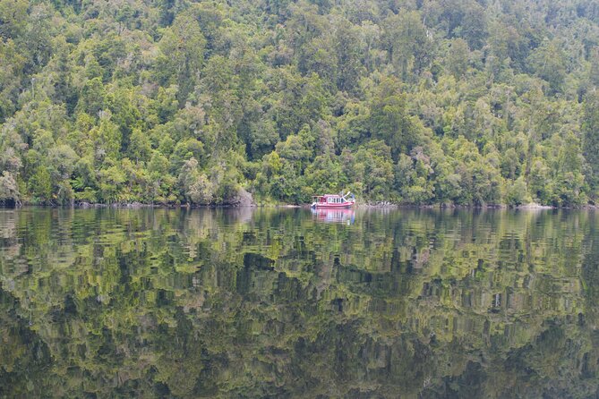 2-Hour Scenic Cruise in Lake Mapourika - Weather is part of the deal