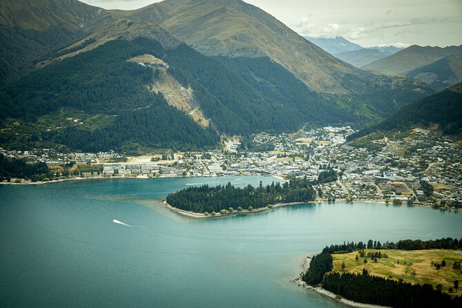 20 minute Queenstown Scenic Flight - Seeing Queenstown from the Wakatipu Basin