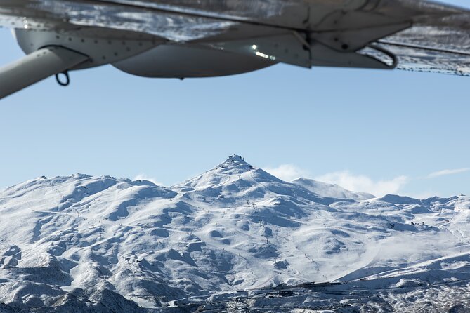 20 minute Queenstown Scenic Flight - Looking Down on Pinot Noir Country