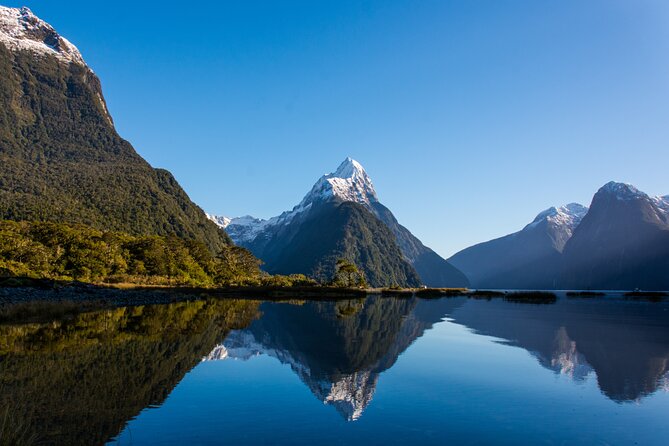 2hr Scenic Milford Sound Flight with Landing - 201 - The Milford Sound landing and short stop