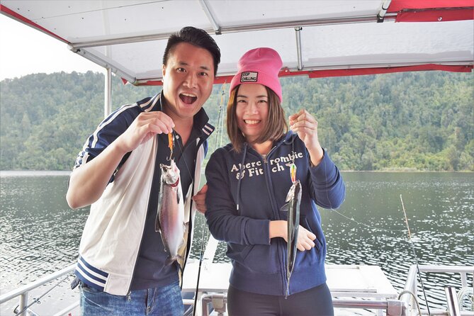 3-Hour Fishing Charter Experience at Franz Josef Glacier - Weather, comfort, and what to bring