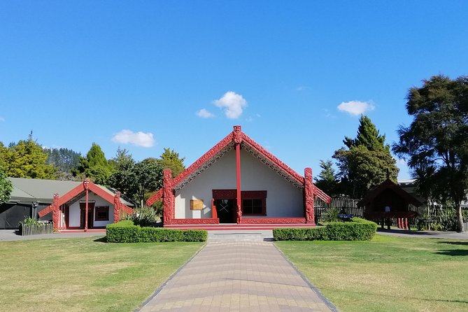 4-Day Auckland to Wellington via Rotorua Tour - Independent touring, not one constant group