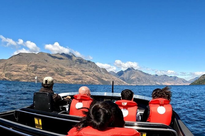5 Day South Island New Zealand Private Tour from Queenstown - Day 2: Queenstown Gardens, jet boating, and the Skyline gondola