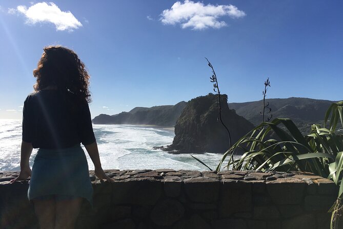 6 Hours Sightseeing Tour in Auckland - Karekare Falls: a short walk through the forest