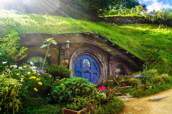 6hr Hobbiton Movie Set Tour - Departs Tauranga - Crossing the Kaimai Range to Hobbiton