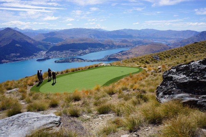 Altitude Golf by Helicopter from Queenstown - Flying from Frankton to an alpine tee