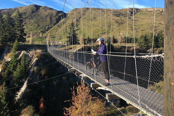 Arrowtown to Gibbston – Iconic Arrow River Bridges Bike Ride - From Queenstown to Arrowtown in one easy transfer
