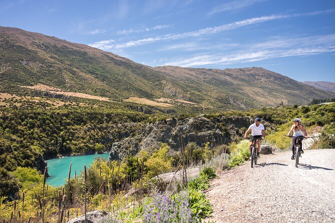 Arrowtown to Gibbston – Iconic Arrow River Bridges Bike Ride - Mud, curves, and family riding
