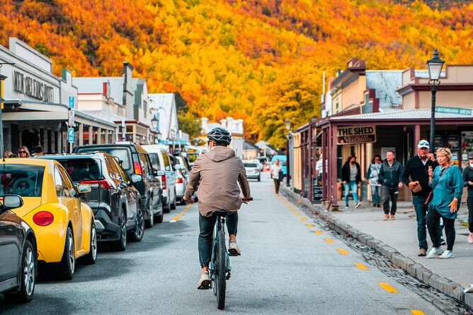 Arrowtown to Queenstown Bike Tour with Shuttle - The shuttle from Queenstown to gold-rush Arrowtown