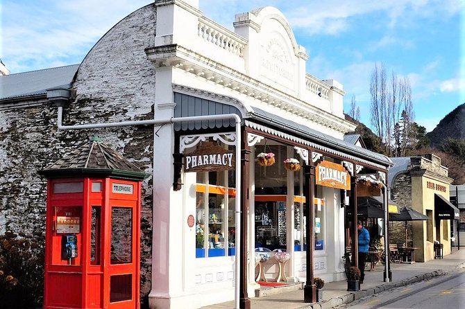 Arrowtown Wanaka Private Day Tour from Queenstown - Arrowtown combines gold-mining history and free time