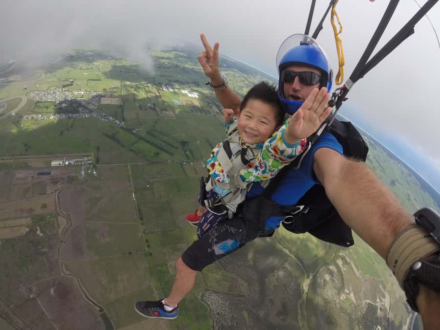 Auckland: 13000, 16000, or 18000-Foot Tandem Skydive - The quieter parachute ride