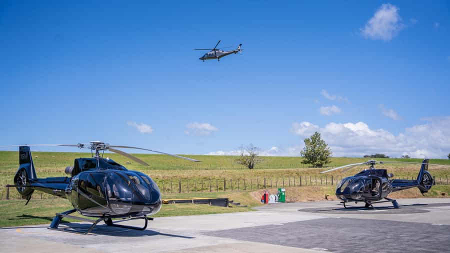 Auckland: 20min Helicopter scenic flight - City & Volcanoes - Why Auckland looks better from a helicopter