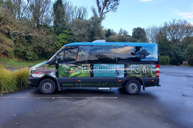 Auckland Airport Private Transfers in a Luxury Minibus - Luggage help that saves effort
