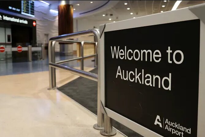 Auckland Airport Private Transfers with child car seats - From online booking to the first confirmation