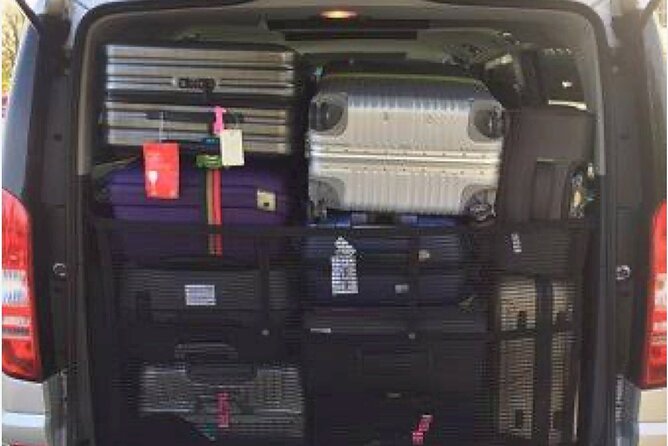 Auckland Downtown Hotel Transfers to/from Cruise Ship in Minivan - The 15-minute ride: useful transport, not sightseeing