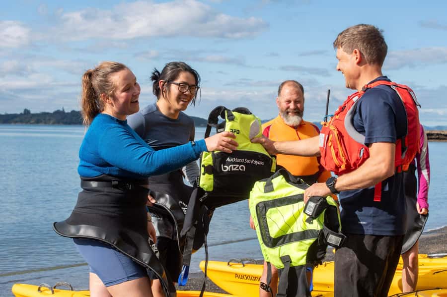 Auckland: Half-Day Sea Kayak Tour to Motukorea Island - Who should book this paddle