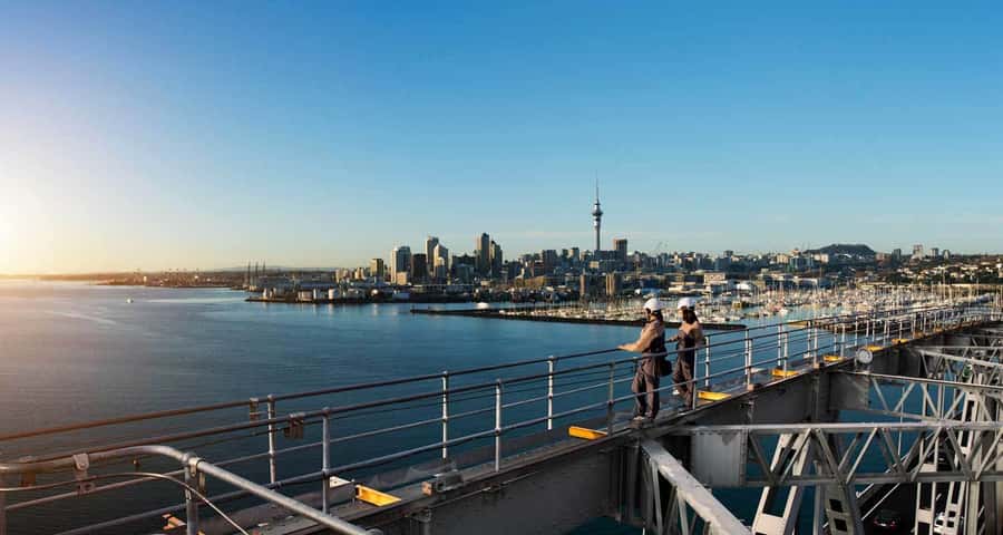 Auckland Harbor Bridge: Bridge Climb - Photos and video without carrying your phone