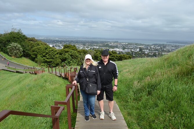 Auckland Highlights Full Day Guided Tour - Piha Beach and the wild west coast