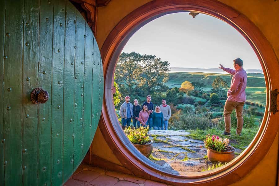 Auckland: Hobbiton Movie Set Day Trip with Festive Lunch - Key points at a glance