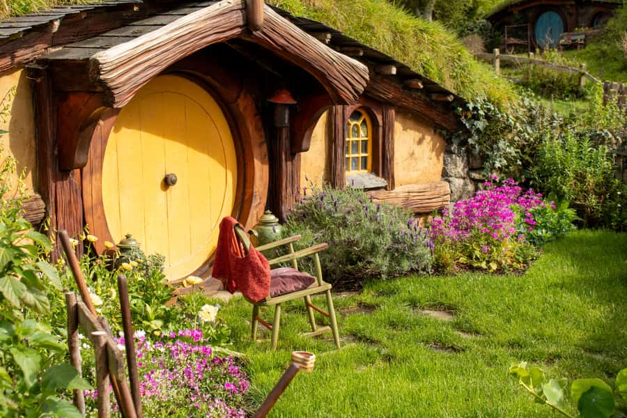Auckland: Hobbiton, Rotorua and Wai-O-Tapu Day Tour - The return ride and the value of the guide