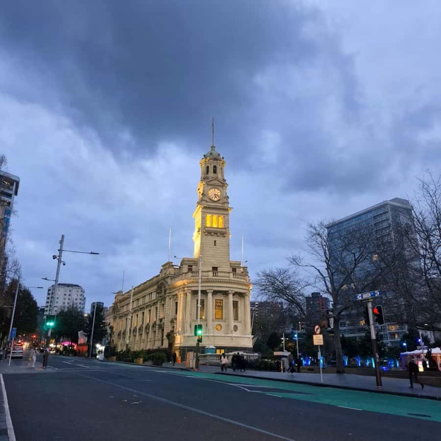 Auckland: Private Walking Tour with a Local - Street art, cafés, food tips, and culture