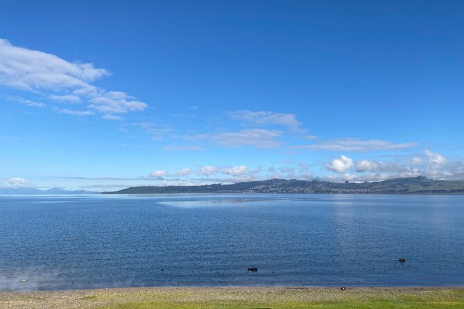 Auckland: Rotorua, Taupo, Waiotapu & Huka Falls Private Trip - The long road south from Auckland