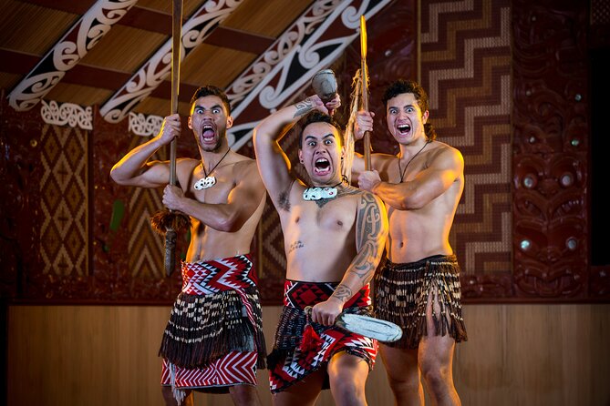 Auckland: Rotorua Tour with Waiotapu, Te Puia and Maori Haka - The 6:00 am departure from Auckland