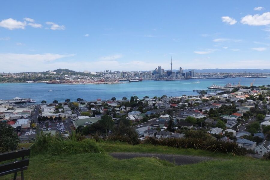 Auckland: Ship to Shore Full-Day Excursion - Riverhead gives you a practical lunch break