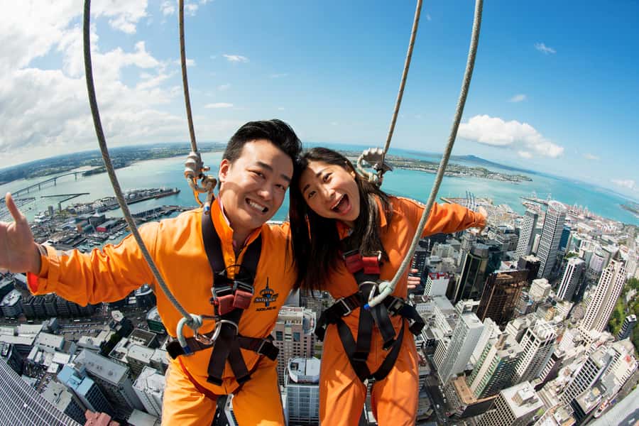 Auckland: Sky Tower SkyWalk - 192m High Edge Walk - Walking 192m above Auckland