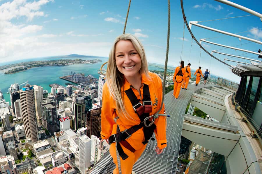 Auckland: Sky Tower SkyWalk - 192m High Edge Walk - What the guide adds to the experience