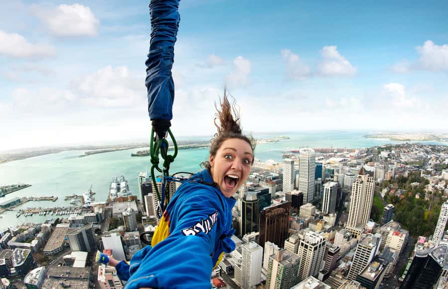Auckland: SkyJump with Sky Tower Entry Ticket - What the 192-metre descent feels like