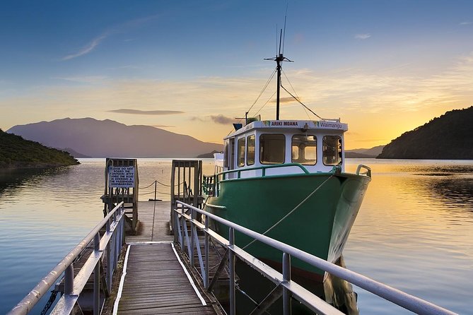 Auckland to Rotorua Private Tour - Rotorua i-SITE and getting your bearings