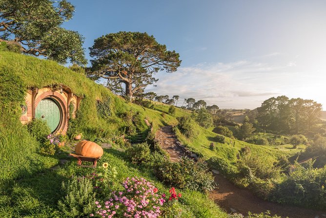 Auckland to Rotorua via Hobbiton Small Group Tour (One Way) - A drink at The Green Dragon Inn
