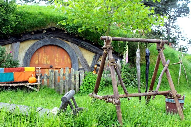 Auckland to Waitomo Caves and Hobbiton Movie Set Private Tour - The road from Auckland to Waitomo
