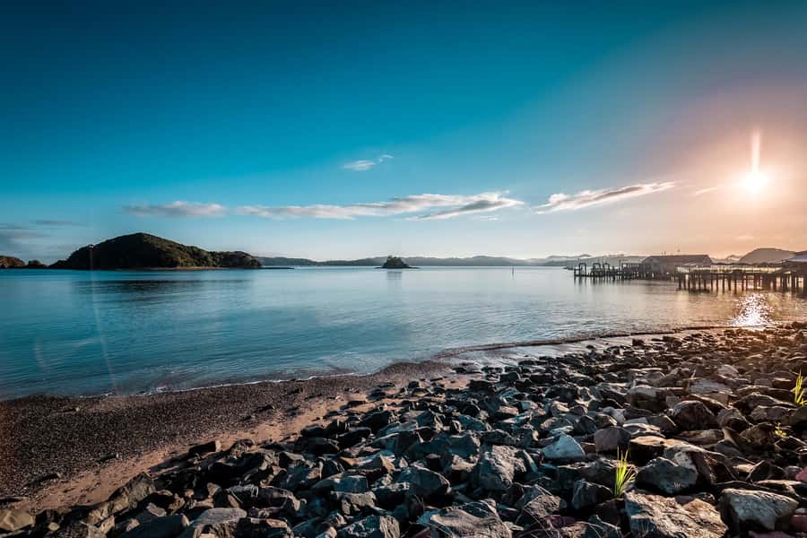 Bay of Islands: 1 Hour Scenic Bay of Islands Tour - Paihia, the main base for exploring the bay