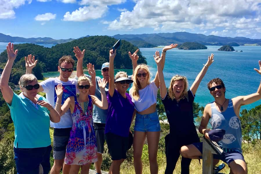 Bay of Islands: 4.5 Hour Day Cruise and Island Getaway Tour - Cruising through 144 islands