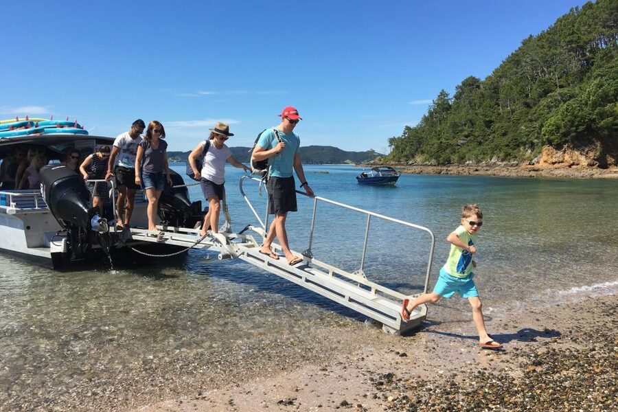 Bay of Islands: 4.5 Hour Day Cruise and Island Getaway Tour - Who will enjoy this tour most