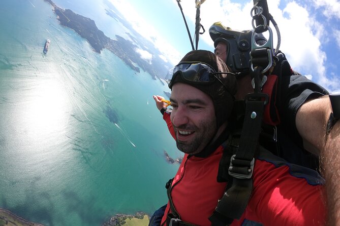 Bay of Islands: 9000ft Skydive - Instructors, safety, and the human side of the jump
