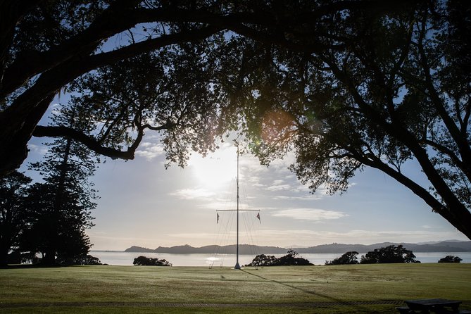 Bay of Islands Heritage Experience from Auckland incl. Waitangi & Russell - Bay of Islands scenery and the search for dolphins