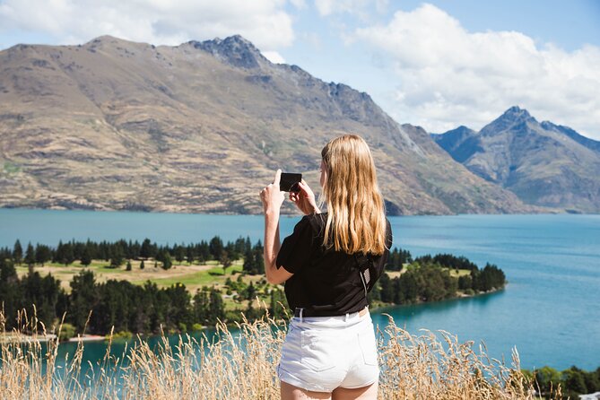 Best of Queenstown Guided Tour with Wine Tasting & Boat Cruise - Shotover River: watch the action from shore