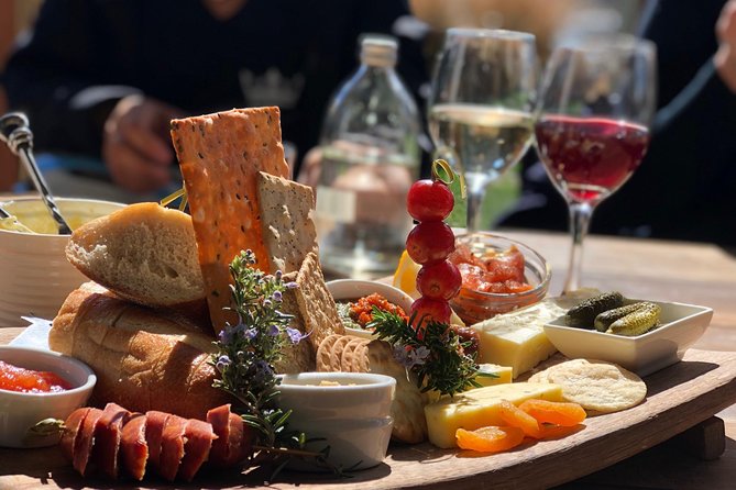 Bike & Wine Tour: Arrowtown to Valley of the Vines - Reaching the Valley of the Vines