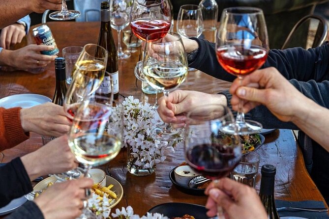 Boutique Wine Tour - visit Central Otago, 4 Wineries & Lunch - A short walk through Old Cromwell