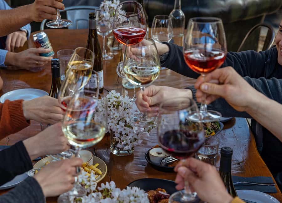 Boutique Winery Half-Day Tour & Vineyard Platter-Style Lunch - Old Cromwell Town and Central Otago’s past
