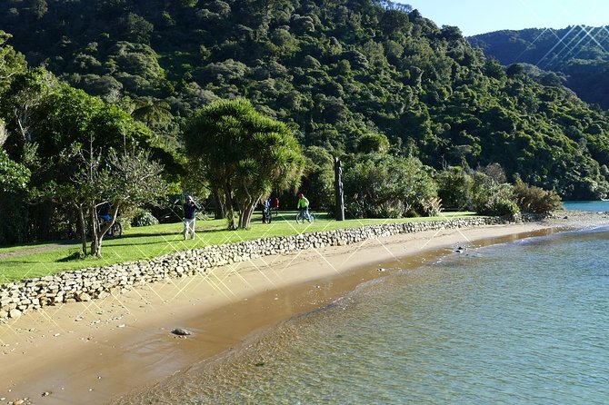 Captain Cook and Dolphin Cruise - What the $104.26 price gets you