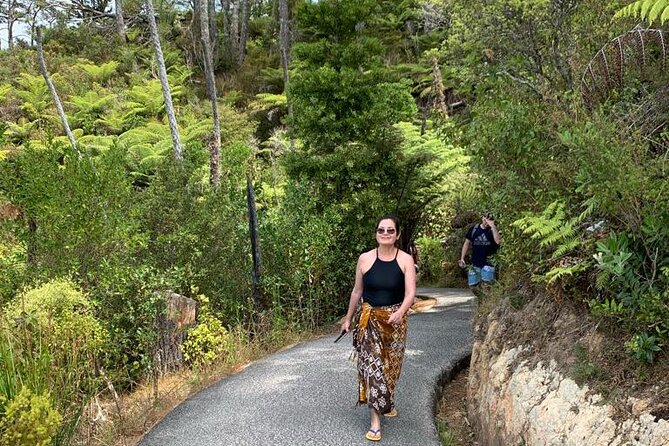 Cathedral Cove and Hot Water Beach Scenic Day Tour from Auckland - What to expect at Hot Water Beach